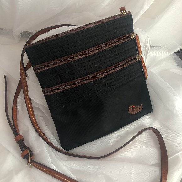 Dooney & Bourke Handbags - Dooney & Bourke Crossbody Bag.
